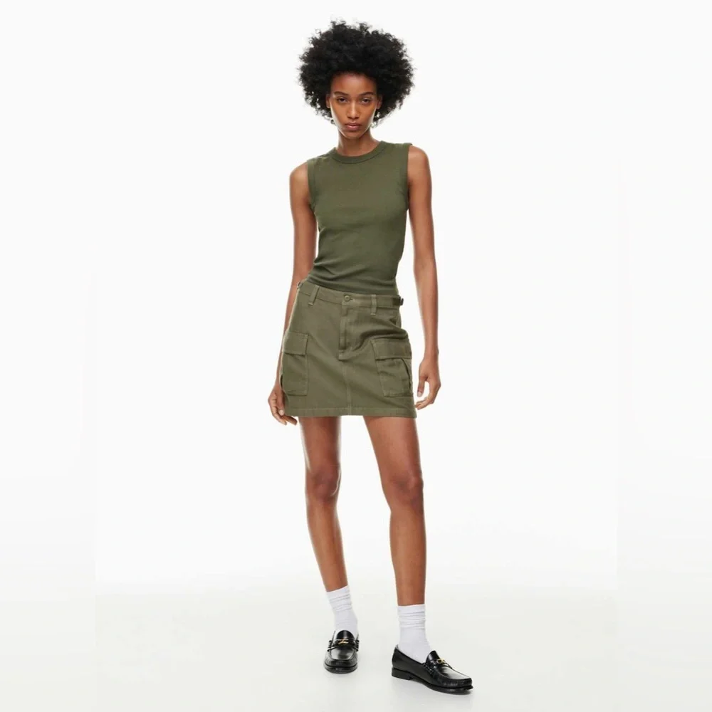NWT Aritzia TNA color GD Army Green Supply Cargo Micro Skirt Size 0